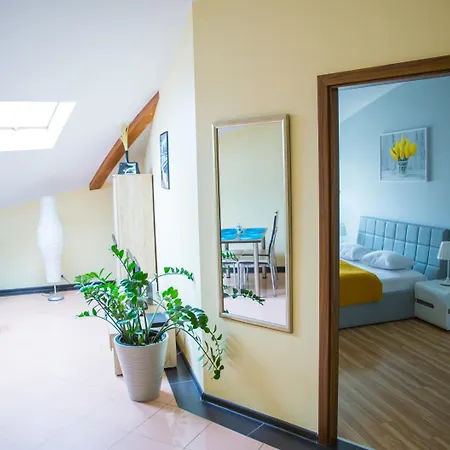 City Aparthotel Апарт-готель 3*